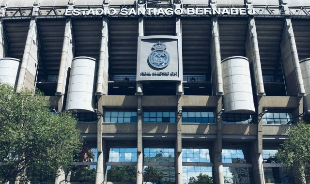 伯纳乌黄牛：经常有球迷被骗 我们从网络和皇马会员手里购票