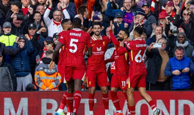 颁奖杯，开香槟！同城死敌送大礼，阿森纳遭平再丢分，利物浦躺冠