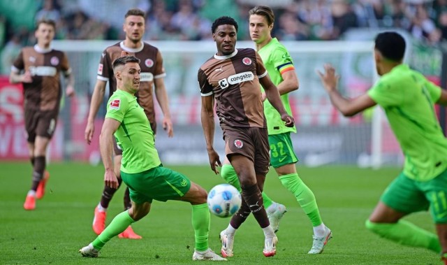 德甲刺激夜！1-1大冷门，德甲第15战平德甲第7，终结4连败