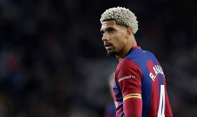 巴萨最佳中卫，在挑战俱乐部的底线，今夏6000万都不好卖了