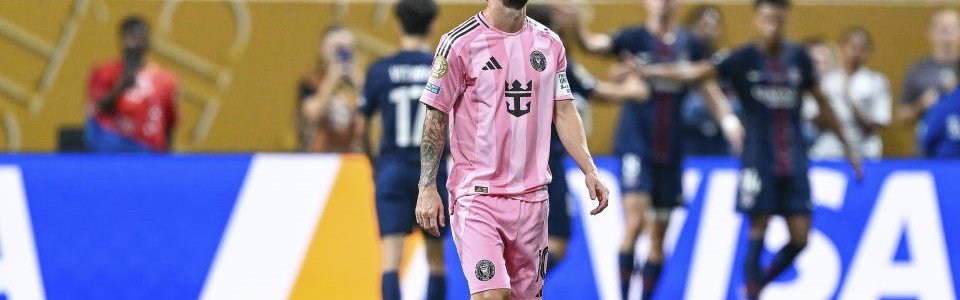 38岁梅西仰天长叹！生涯第6次吞0-4，仍获7.4分：头槌冲顶险破门