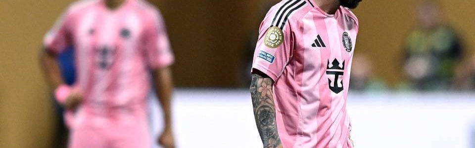 38岁梅西生涯第6次吞0-4仰天长叹，头槌冲顶险破门仍获7.4分