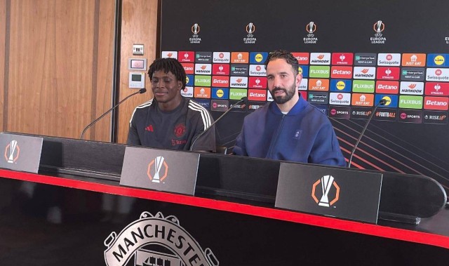 曼联生死战大名单曝光，铁腰复出11人缺阵！阿莫林激励球员向拉爵正名