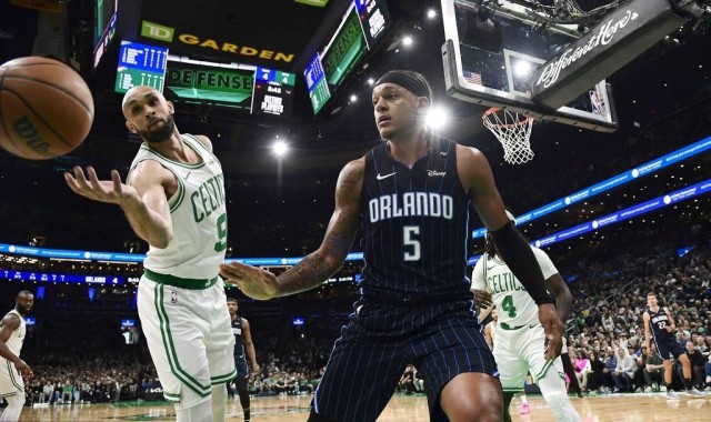 塔图姆17+14班凯罗36分 怀特30分绿军胜魔术取开门红