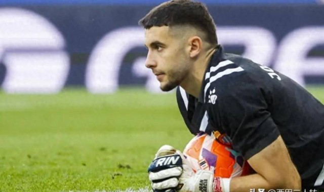 西甲官方确认，巴萨支付2630万欧元，正式买断加西亚门将