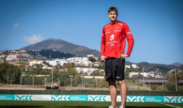 曼联再度刮彩票！曝计划签马奎尔接班人，争抢1500万法甲新姆贝莫