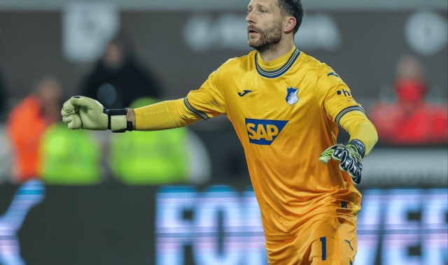 门将离谱失误酿悲剧，0-1，德甲第13遭德甲第15掀翻，4轮不败终结