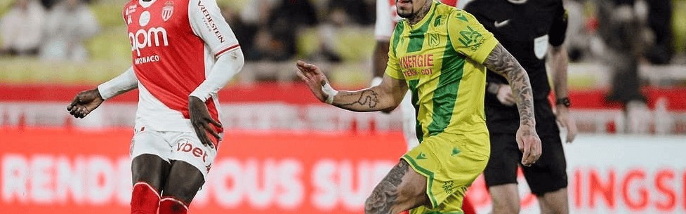 法甲第22轮摩纳哥7-1南特：比雷思戴帽创纪录，南野拓实1射2传导演逆转，十人南特惨遭血