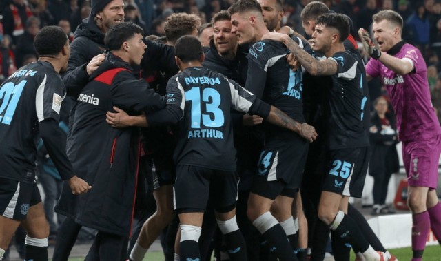 德甲神剧情！阿隆索神了：1-3到4-3，极限逆转绝杀，冲击联赛冠军